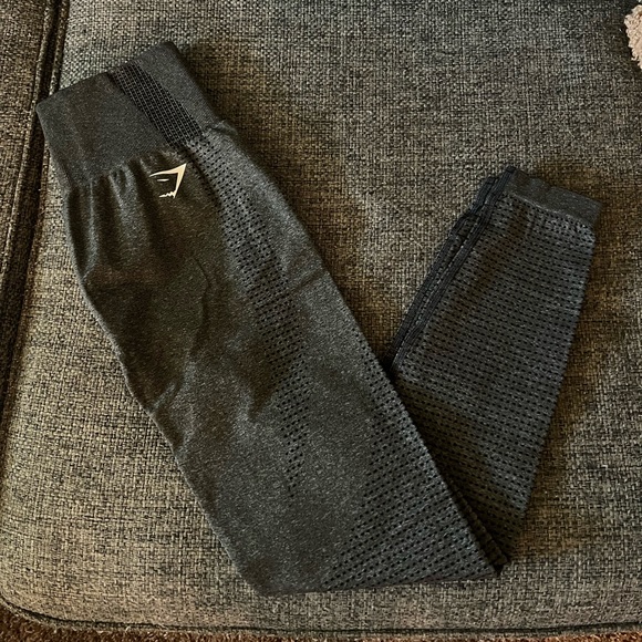 NWOT gym shark leggings - Picture 1 of 3